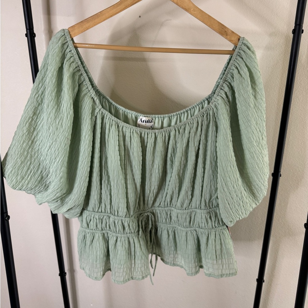 Arula green puff sleeve top 💕